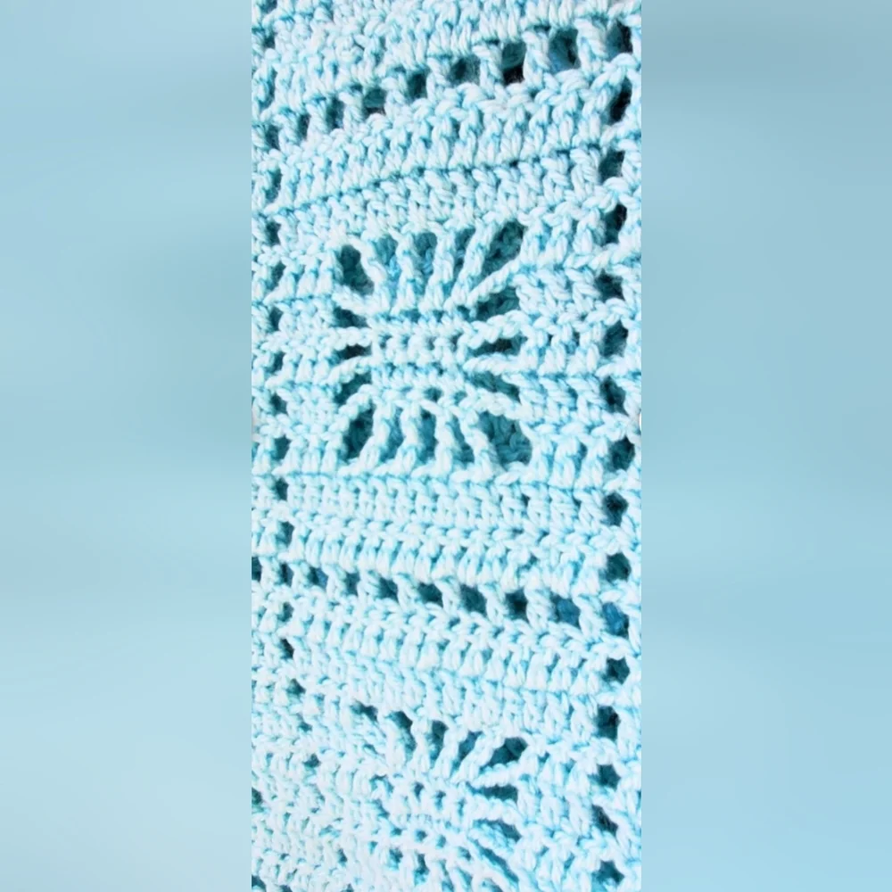 🧶Vintage 🧶Handmade 🤶Granny Square 🧶Afghan, Light Blue - Picture 3 of 5